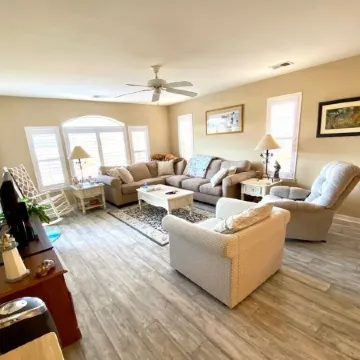 Pawleys Island True Blue Villa, ground floor with 3 bedrooms and 4 beds