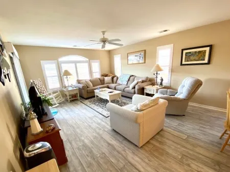 Pawleys Island True Blue Villa, ground floor with 3 bedrooms and 4 beds