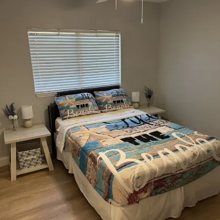 Modern beach themed 3b/2b home near New Smyrna Beach & Daytona Beach! Paradise!
