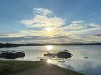 Gun Lake Cute Little Cottage Steps from Beach w Boat Slip. Hotels in Barry County