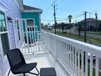 Great location and Balcony Views! Fun in the Sun