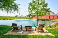 Historic Villa🚶1 min from Lake Hefner🏊 Hot Tub 🎱Pool Table🐶Friendly🎣Fishing