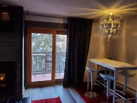 1 min. walk to slopes!Mountain view! Steps to ski lift/gondola, shops & dining!
