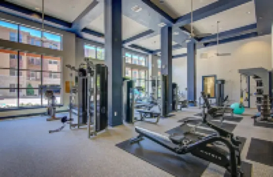 Upscale and comfy space - 1 min from stonebriar mall center in Frisco
