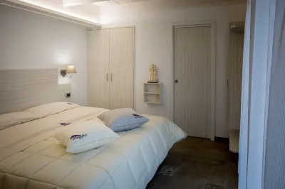 HOLIDAY HOUSE L'USIGNOLO Hotel in zona La Rocca