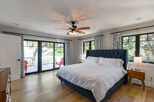 Serene Lake Retreat: Enjoy lake views and privacy with 15 wooded acres