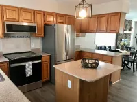 Cozy townhouse close to Hospital & Capital