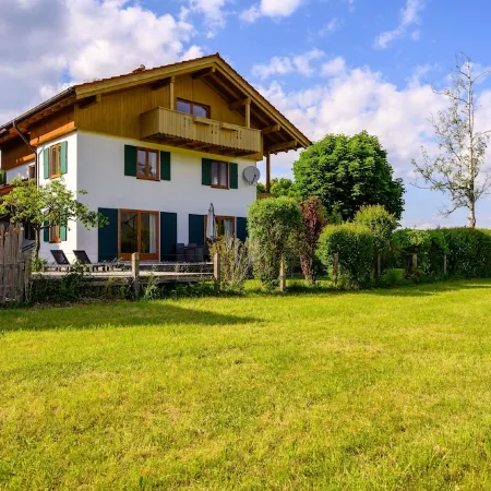 Birkeneck 1 (DG), castle view dream holiday apartment