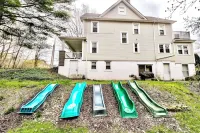 Family Fun Apt! Kid Friendly Loft, Coffee, Popcorn, Snowcones, Games, Poker
