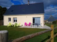 Charming cottage near the sea Hotels in Saint-Germain-sur-Ay