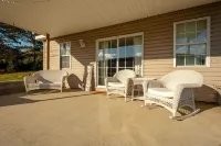 Cozy Getaway w/ Theater and Hot Tub