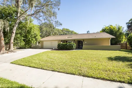 The Hamilton ~ Upscale Pool House by Beaches/Downtown