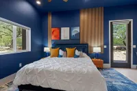 Catalina Foothills Modern Home with Roof Top Deck, Heated Pool and Spa Sleeps 16
