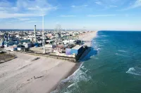 300ft to the Beach • Central A/C, Linens & Towels, Beach Badges & Gear Included - 3 stjerner