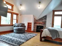 Large Craftsman style farmhouse near Bozeman and Big Sky, MT, and hot springs!!!