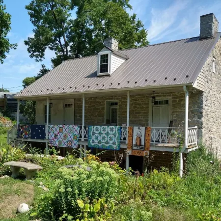 SPRINGHOUSE  1803 - UNIQUE HISTORIC HOME