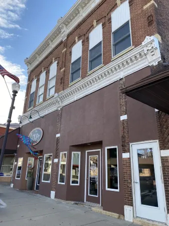 2 bedroom apartment in downtown Zumbrota.  Sleeps 4-6.