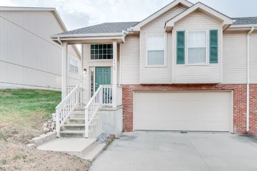 Spacious duplex home in St. Joseph, MO