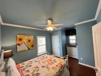 Beautiful Coastal Cottage with two Lagoon Pools