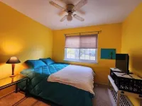 #TheFloridaRoom sensory oasis w/ king-size master Hotels in Romulus