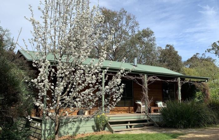 Maddens Cottage - Relax in the heart of the Yarra Valley wine district.