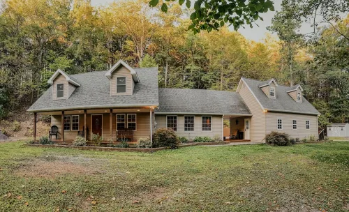 3BR Cozy Country Cabin w/ Hot Tub near Penns Creek