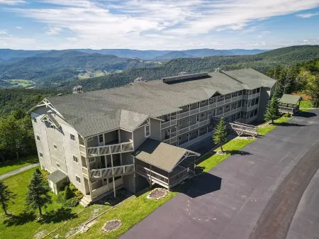 Summit Condo 201A - Recently Renovated, Great Views, Close to Village!