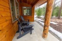 Mazama Mountain Hideaway is waiting to be your basecamp for fun! Now with A/C!