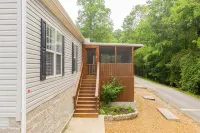 Cheerful 4 bedroom cottage on Kentucky lake