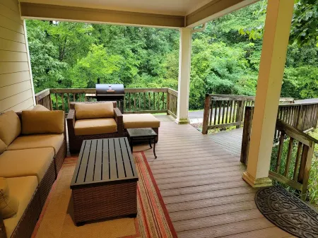 4. Spacious historic home in Lake Guntersville