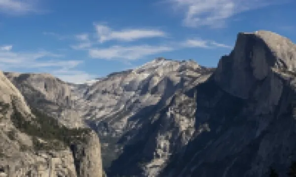 Cozy Yosemite Retreat • Private Hot Tub • BBQ • 2 Mi from Yosemite