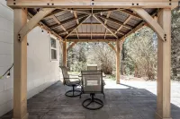 Soaring Pines! 5 acres! Newly Remodeled Private Family Rancher, Scenic Forest