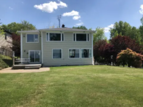 Dreamy Lake House - Erie, PA