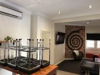 'Trendy Inner City Cottage with all the modern conveniences - Central Cottage'