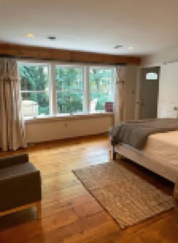 Pennsy Ridge Hideaway: Relax in our centrally-located wooded retreat w/ hot tub