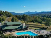 Luxury Family Lodge w/Amazing re-Views/Game Room/Hot-tub/Pool/10 min2Cades Cove