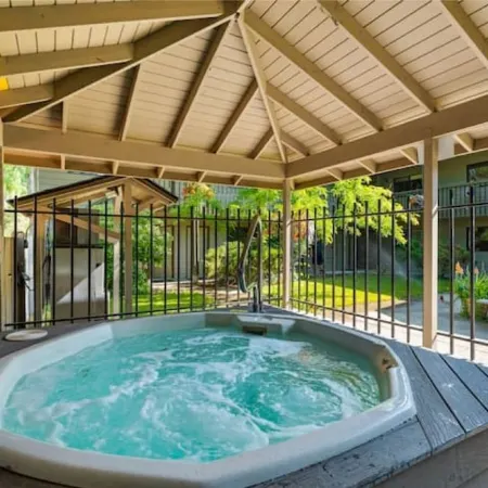 Bigfork Condo - Close to Lake