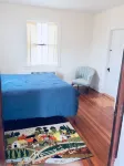 Comfortable Living in Casual 100 yr old Home, 10 min walk to Stonington Village