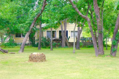 The Baugh Farm-Country Living near ATX