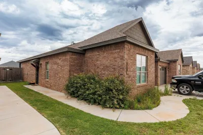 Fox Ridge Luxury #1- 3 bed/2 bath