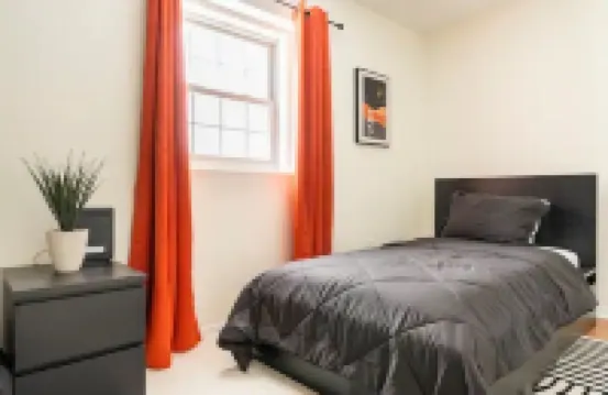 2BR for Crews & Families Near Jersey Gardens Mall