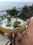 Romantic pied a terre Sea VIEWS every room concierge,on AMALFI dr. best location
