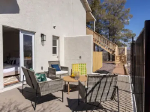 Heated Pool ~ Hot Tub ~ Scenic Views ~ Lux Stay Hotels in Cottonwood-Verde Village