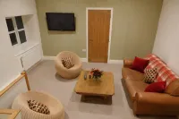 The Yard House Cottage 2 Hotels in Sherborne