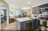 Pico G-203 Ski on/off located at the Base of Pico Mountain Ski Resort. NO Aircon