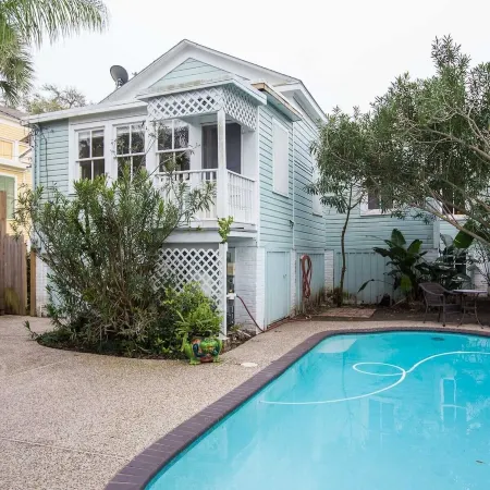 Olivette - 1886 Cottage - Pet Friendly with Pool