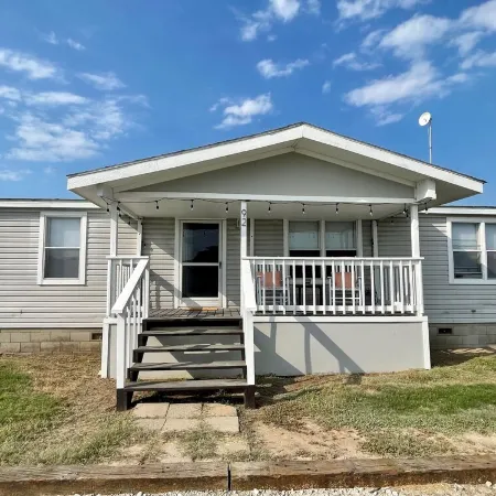 "Fall in Love" Retreat less than 10 minutes from Lake Texoma and Choctaw Casino