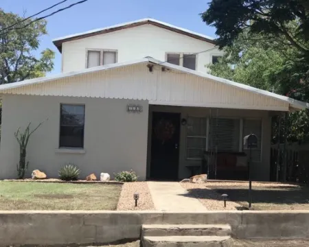 Great house for making memories! Two living areas, bar, and pool table Hotels in Alpine