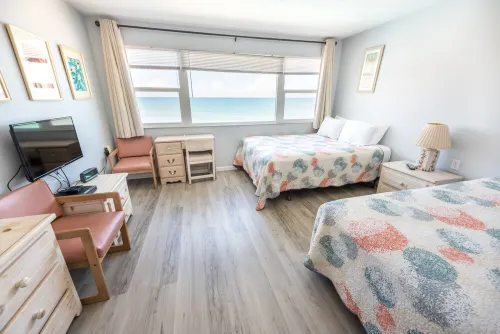 Oceanfront 2Br Condo w/ Balcony & Flexible Sleeping Setup, Unit 338