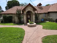 Stone House with patio, hot tub-less than 50 yards to the water. - Wifi